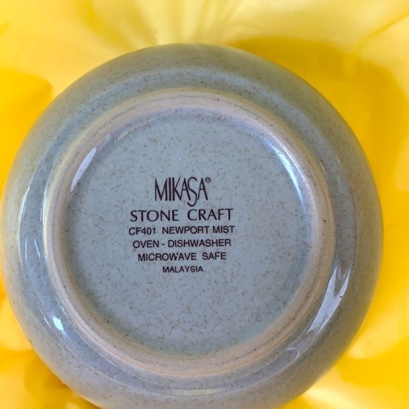 MIKASA stone craft bowl with lid - Picture 3 of 5